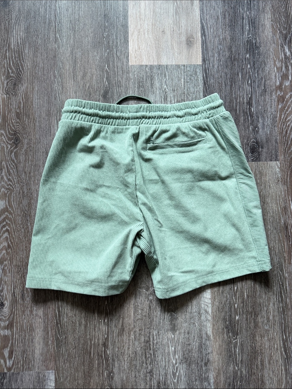 Fabletics Men's Mint Green Ribbed Athletic Shorts - Picture 2 of 2